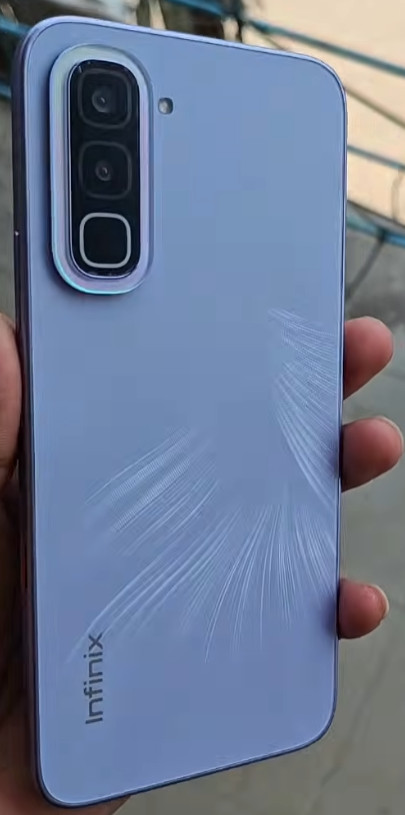 Infinix Hot 70 X6895